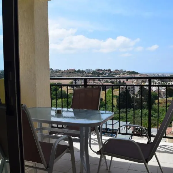 Eden Heights Sea View Apartment 502 - By IMH Travel & Tours, hotel v destinaci Paphos City