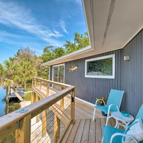 Remodeled Retreat on Homosassa River Canal!, hotel in Homosassa