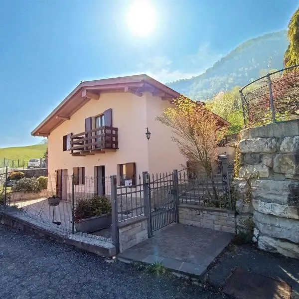 IseoLakeRental - Chalet Giulia, hotel in Sovere