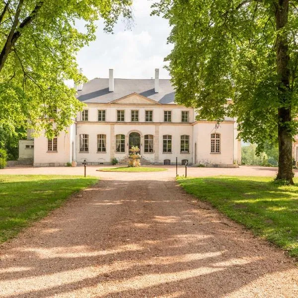 Château de Charmeil- Vichy chambres d'hôtes, hotel em Charmeil