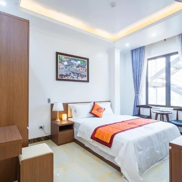 Đinh Gia Hotel، فندق في ها زانغ