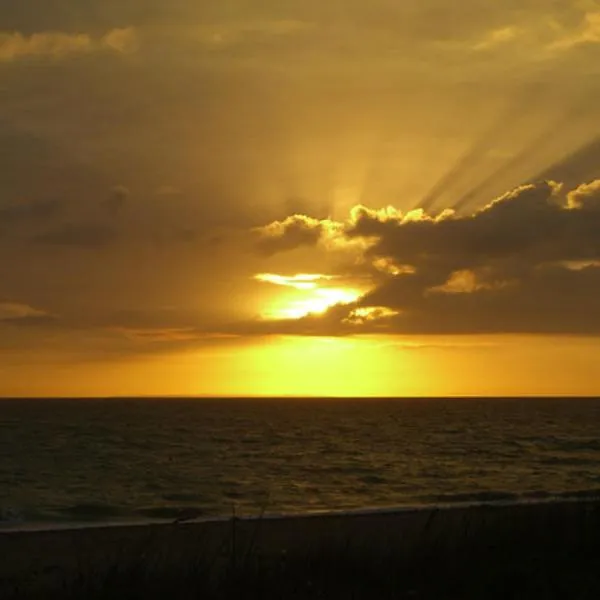LES EMBRUNS, Hotel in Fécamp