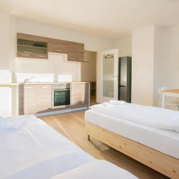 T&K Apartments - Studio Apartments - 22 min MESSE DUS & Airport DUS、クレーフェルトのホテル