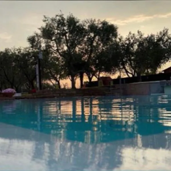Residence Ulivi, hotel in Cavaion Veronese