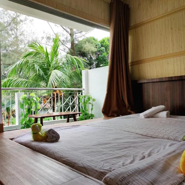 Teluk Batik Beach Apart ment Lumut Sitiawan NO POOL, hotel in Lumut