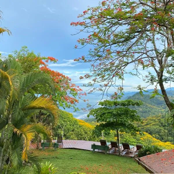 Pacific Edge Eco Lodge, hotel a Dominical