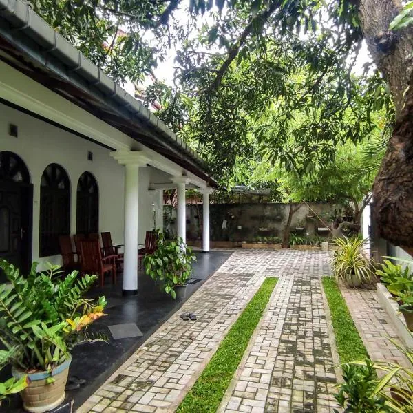 98 Home Lodge Dambulla, hotel v Dambulle