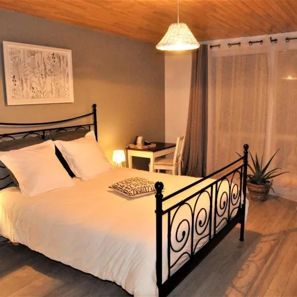 Le Hangar, hotel v destinaci Saint-Jean-dʼAngély