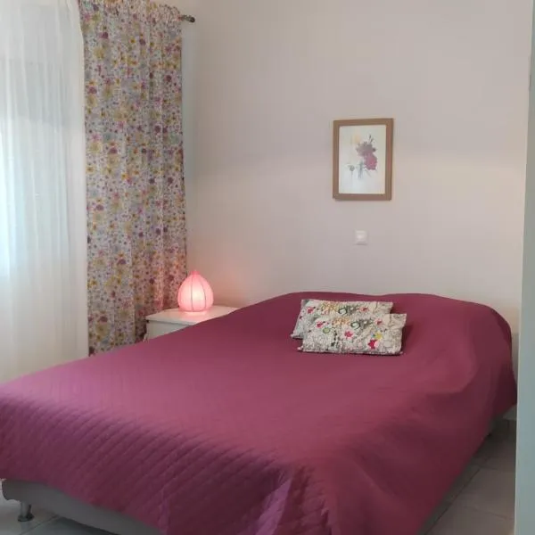 Marilena's Apartment – hotel w mieście Rafina