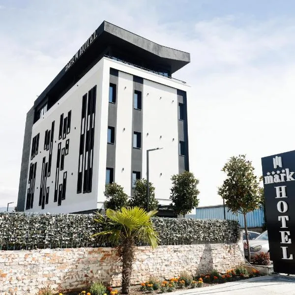 Mark Hotel Tirana, viešbutis mieste Vorë