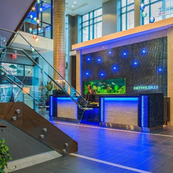 ホテルブルー（Hotel BLU）、バンクーバーのホテル
