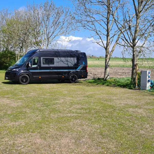 Wohnmobilstellplatz Nordseeliebe direkt am Deich - Dagebüll, hotel i Dagebøl