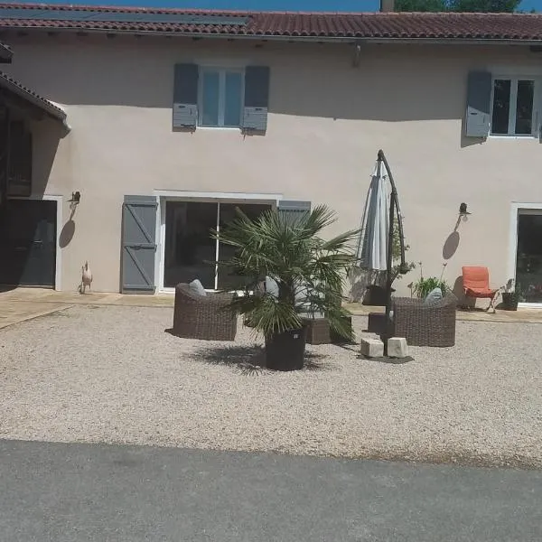 L'Orée du Bois Bettu, hotel v destinaci Belleville-en-Beaujolais