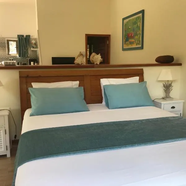 Rock and Palm Lodge Self catering appartment, hotel in Baie Lazare Mahé