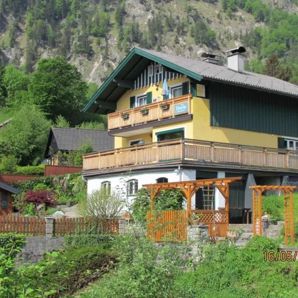 Haus Victoria: Sankt Gilgen şehrinde bir otel
