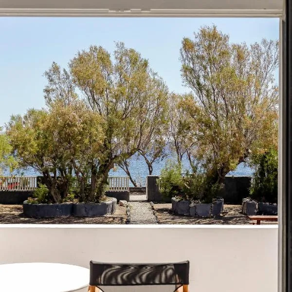 Exi Sea Side Suites, хотел в Периса