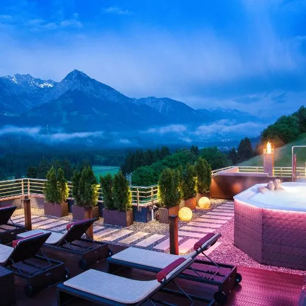 AllgäuHotel Tanneck, hotel v destinaci Fischen
