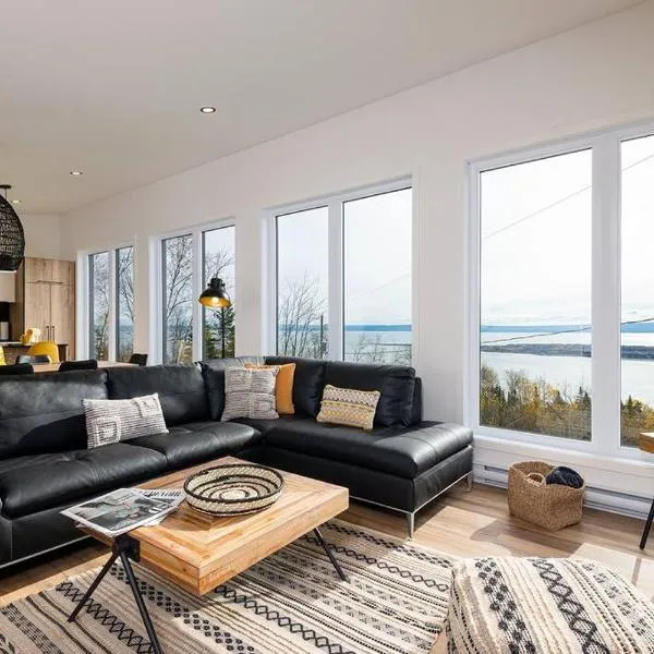 Le Charmant- Magnifique vue sur le fleuve et spa, hotel v destinaci Saint-Joseph-de-la-Rive
