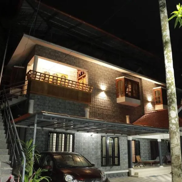 Anandam Stays - Premium 3BHK plush homestay, Vaikom near Kumarakom、Vaikomのホテル