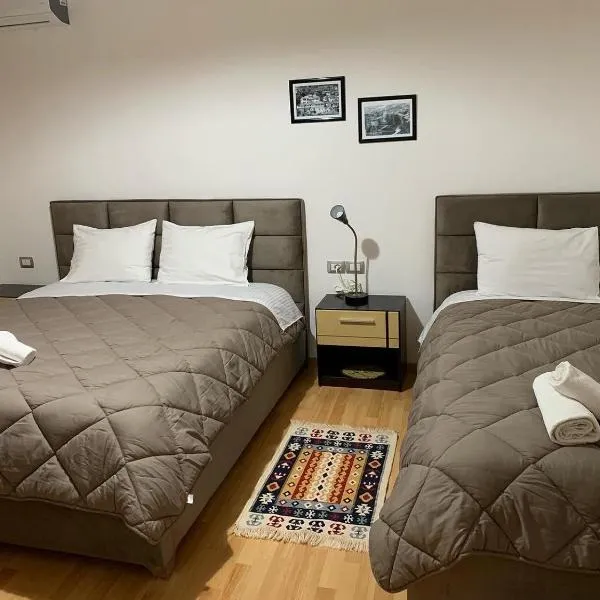 Hotel Relax, hotelli kohteessa Gjirokastër