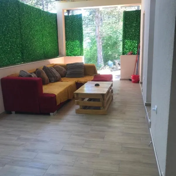Velin raj, hotel di Soko Banja