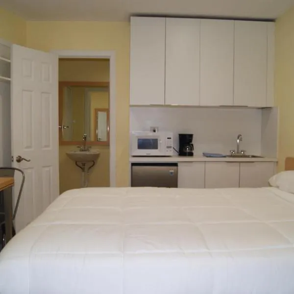 Private Studio two miles from Hard Rock Stadium, hotell i Miami Gardens