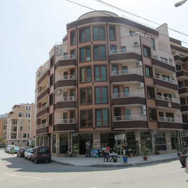 Rayski zalez، فندق في بوموري