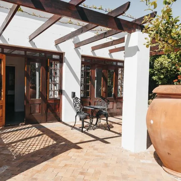 Mitre's Edge Vineyard Studio, hotel v destinaci Klapmuts