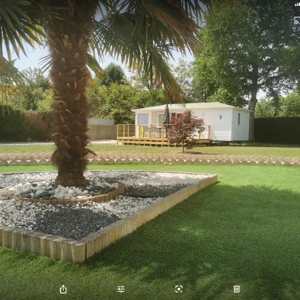Gîte Panda house, hotel v destinaci Villefranche-Sur-Cher