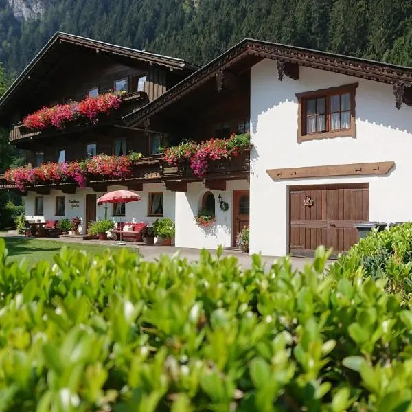 Landhaus Gredler, hotel v Mayrhofenu