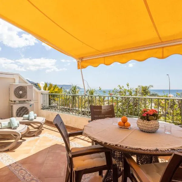 sunny Apartment frontline Burriana, hotel v destinaci Nerja