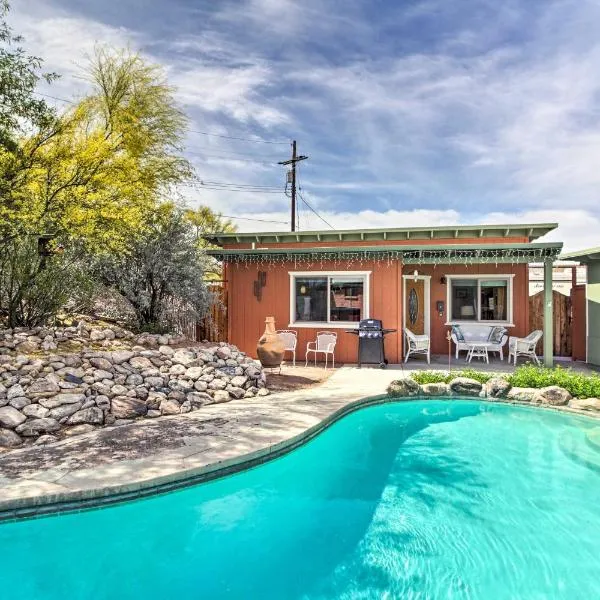 Lovely Tucson Home with Private Pool and Hot Tub!, hotel v destinaci Tucson