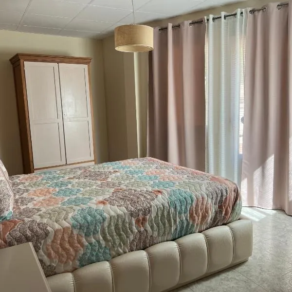 Alojamientos Rurales Cuatro Estaciones, hotel v destinácii Arroyo Frio