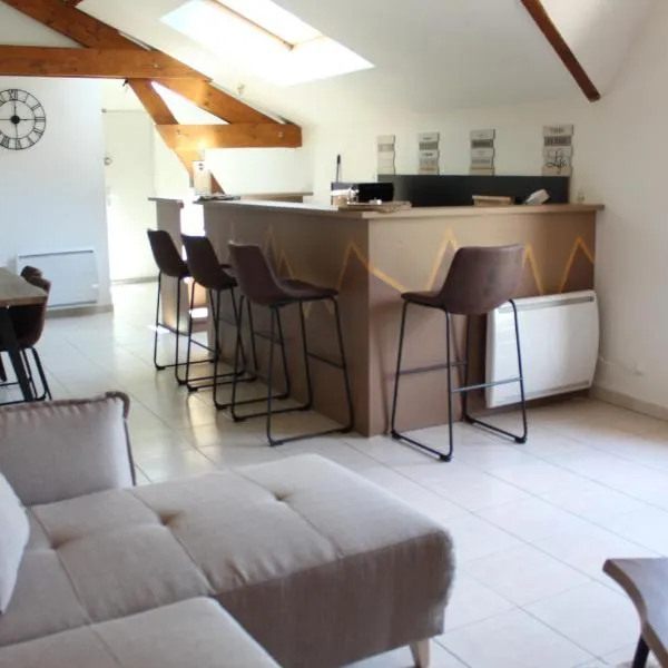 Superbe Appartement Circuit des 3 Chateaux, viešbutis mieste Folembray