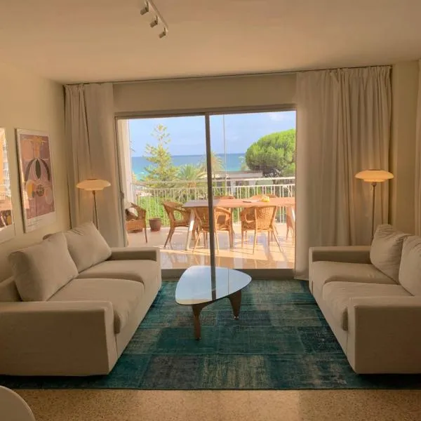 EPIS - large luxury apartment with sea view, khách sạn ở Benicassim