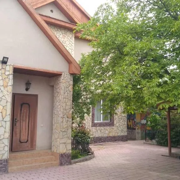 Динара, hotel in Cholpon-Ata
