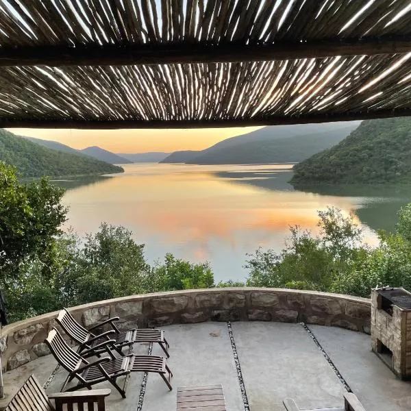 Cycad Rock Fishing Lodge, hotel in Pongola Game Reserve