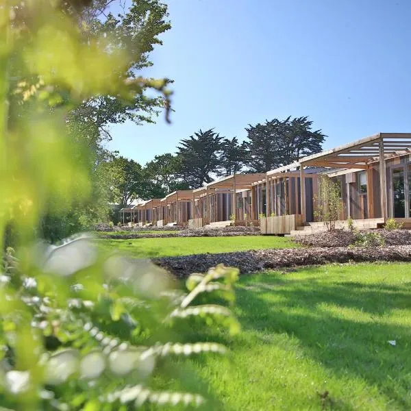 Camping maeva Respire Le Village Perrosien, hôtel à Perros-Guirec