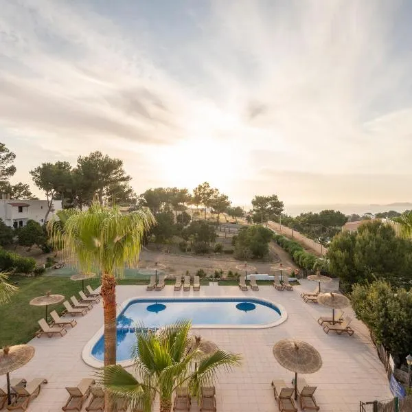 Apartamentos Blanco Sol, ξενοδοχείο στην Cala Vadella