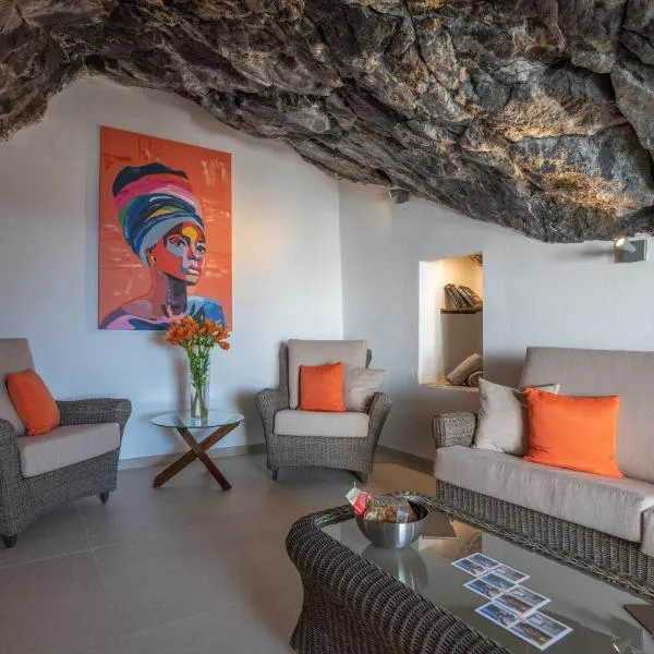 Spectacular Cave with two large terraces (70m2) by the sea, hotel Santa Cruz de Tenerifében