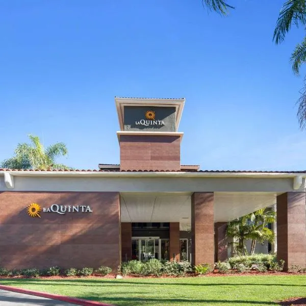 La Quinta by Wyndham Orange County Airport, готель у місті Санта-Ана