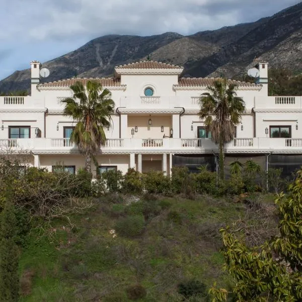 Hotel Villarocamar, hotel din Mijas