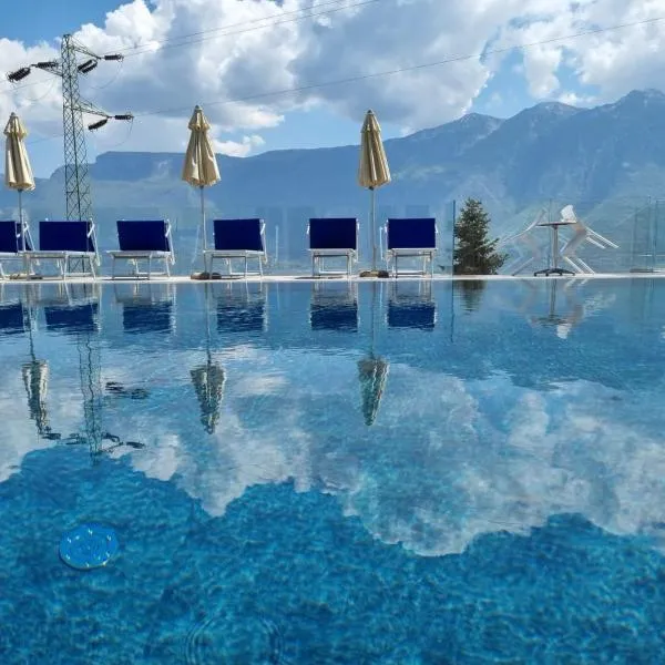 Village Hotel Lucia, hotel Tremosine Sul Gardában