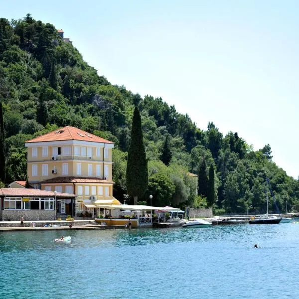 Bed&Breakfast Villa Eva, hotel v Omišalju