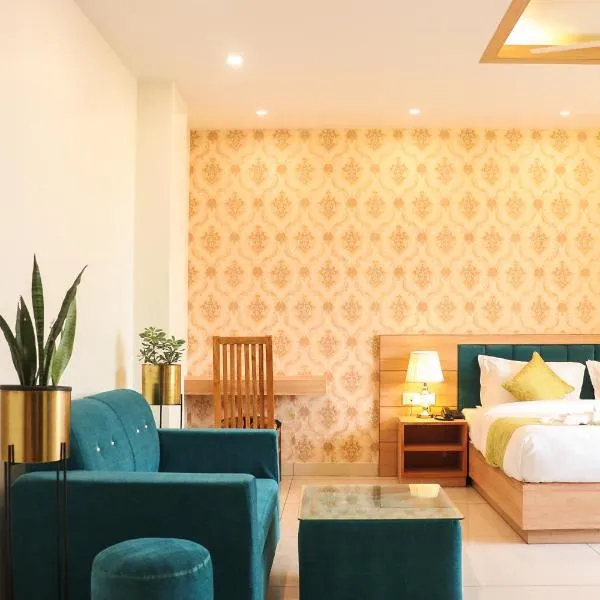 Hotel Royal Palm Dehradun, hôtel à Dehradun