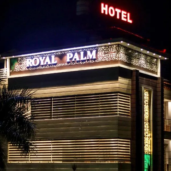 Hotel Royal Palm Dehradun, hotel in Kokliyal Gaon