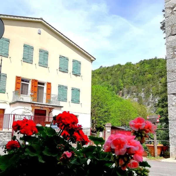 Agriturismo Poggio alla Luna: Montieri'de bir otel