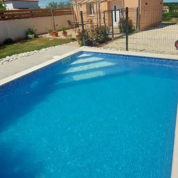 Holiday home Silva, готель у місті Peruški