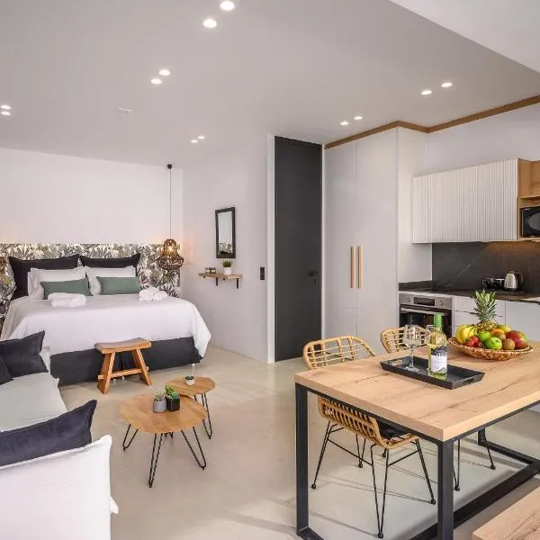 Talise I Modern & Luxury Suite just 2 minutes from the beach, hotel v destinaci Stalida