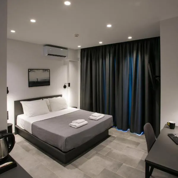 White Trilogy, hotel v Soluni